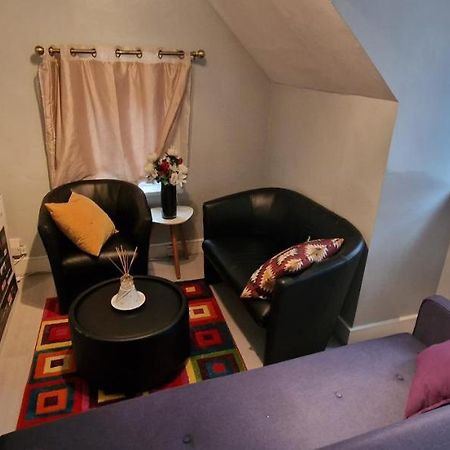Cosy 2 Bedroom Flat - Sleeps 6 People - Close To Lewisham Dlr/Train Station London Eksteriør bilde