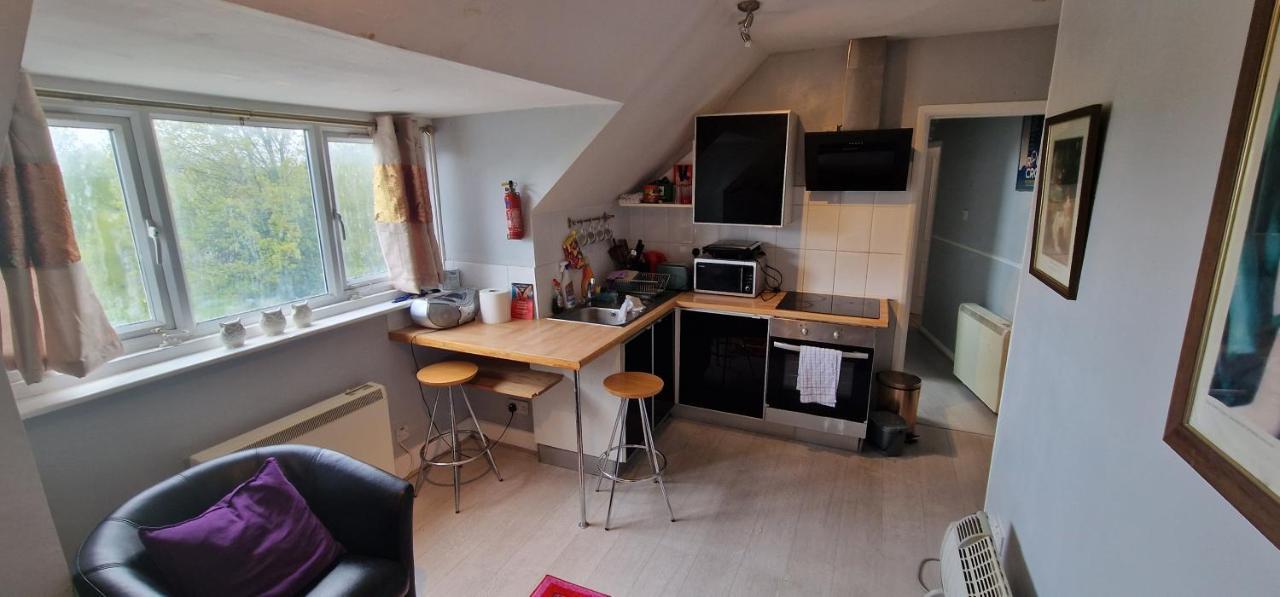 Cosy 2 Bedroom Flat - Sleeps 6 People - Close To Lewisham Dlr/Train Station London Eksteriør bilde